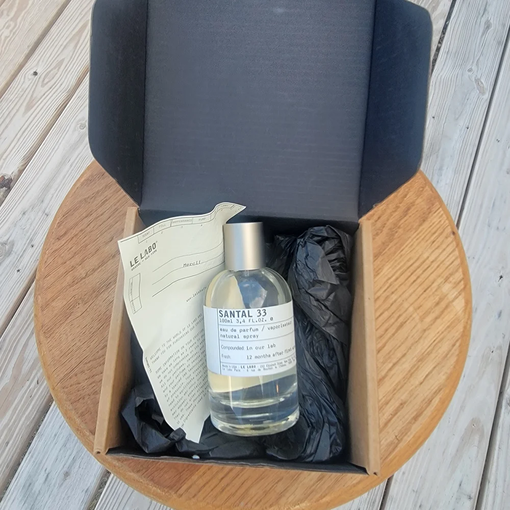 Le Labo Santal 33 Eau de Parfum - Clear Bottle with Box - Picture 2 of 16